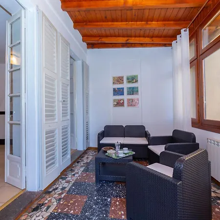 Casa Mira Al 梅纳焦