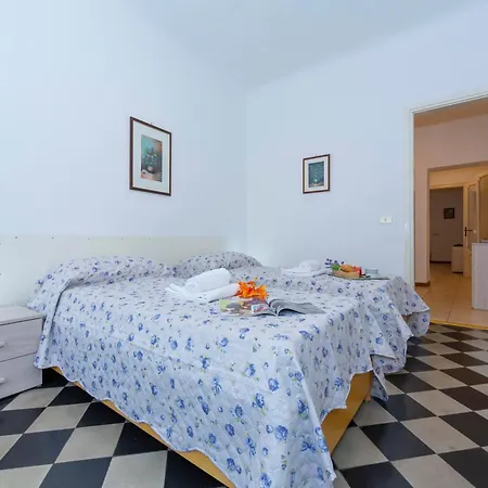 Casa Mira Al * 메나지오